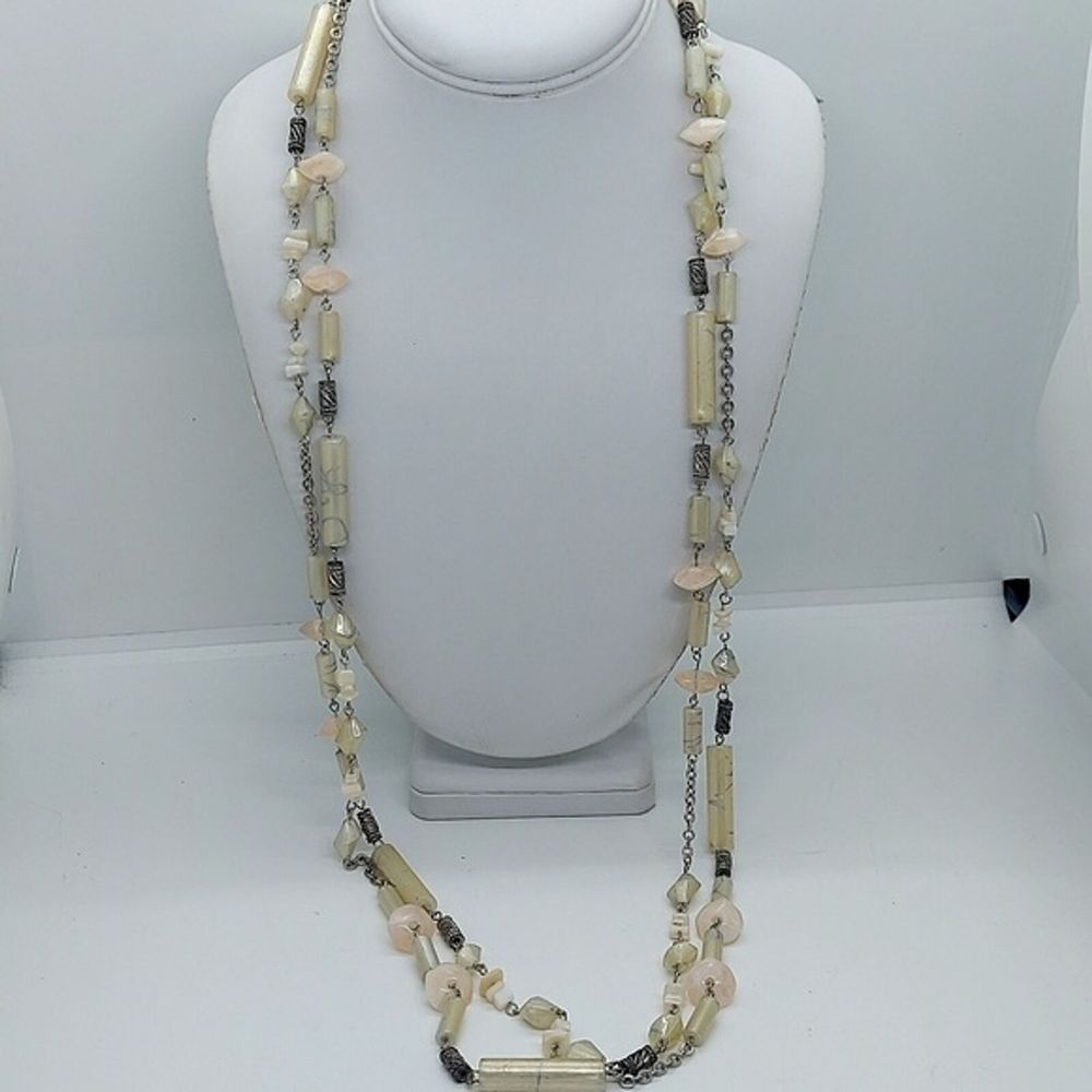 Long beige‎ pink acrylic bead necklace - Picture 1 of 6